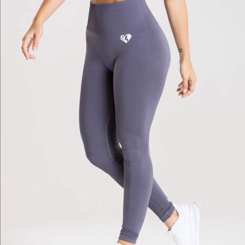NWT Women’s Best seamless power leggings